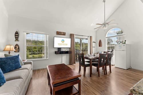 Peaceful Lakeview Escape - For 6