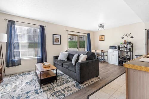 The Nautical Nook Charming Walk-in Condo for 4!