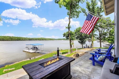 For the View Lakeside Launchpad! Great Location