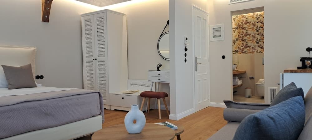 VERANI SUITES