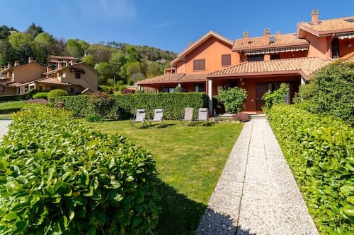 Panorama Lake and Garden by Wonderful Italy