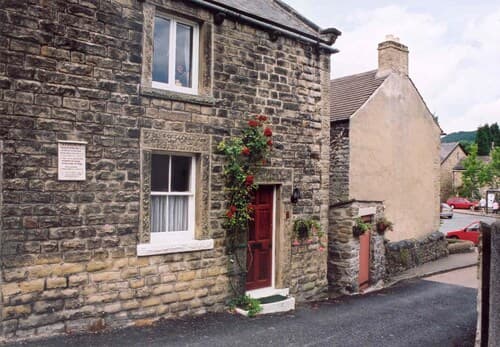 Traditional 2 Bedroom Cottage in Eyam, Hope Valley