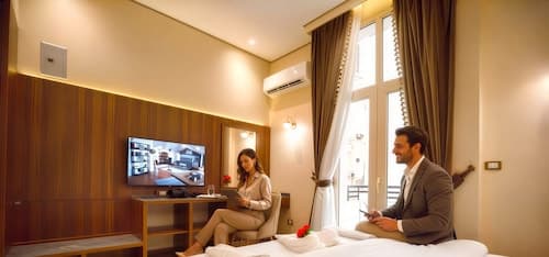 Sama hotel