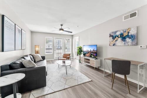Central Modern 2BR Close to UT Moody Center DT