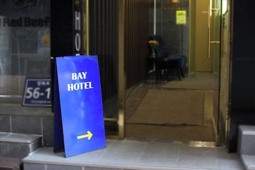 Bay hotel