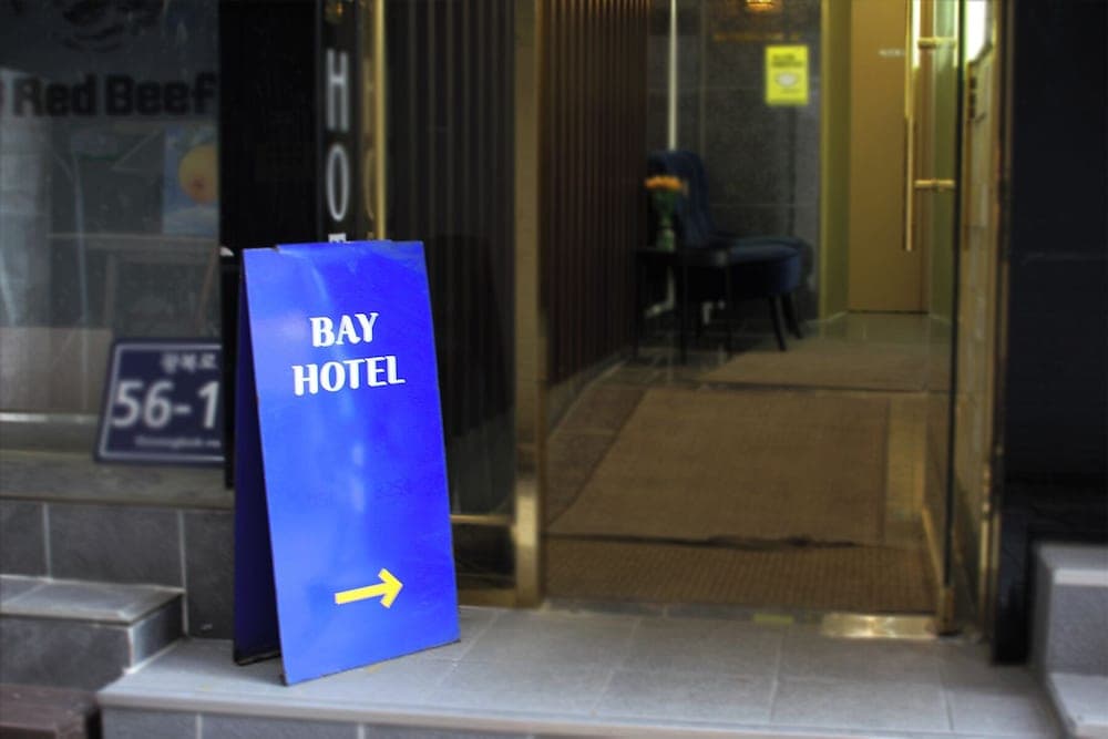 Bay hotel
