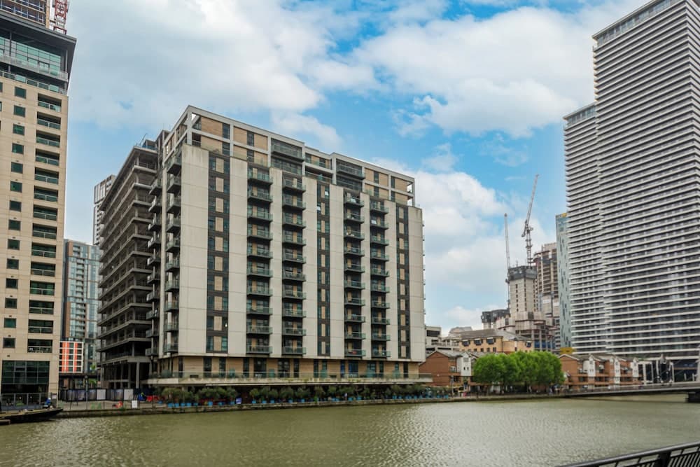 1 Bed South Quay Apartments Canary Wharf