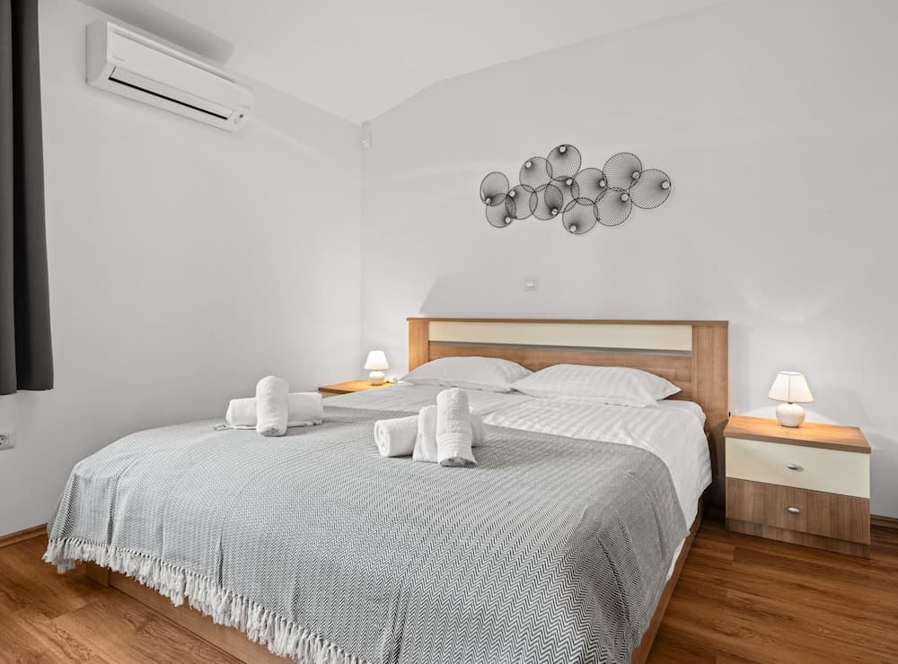 Holiday Home Mlačić
