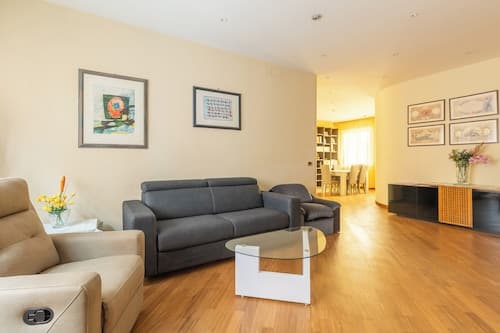 Family Elegant Apartment by Wonderful Italy