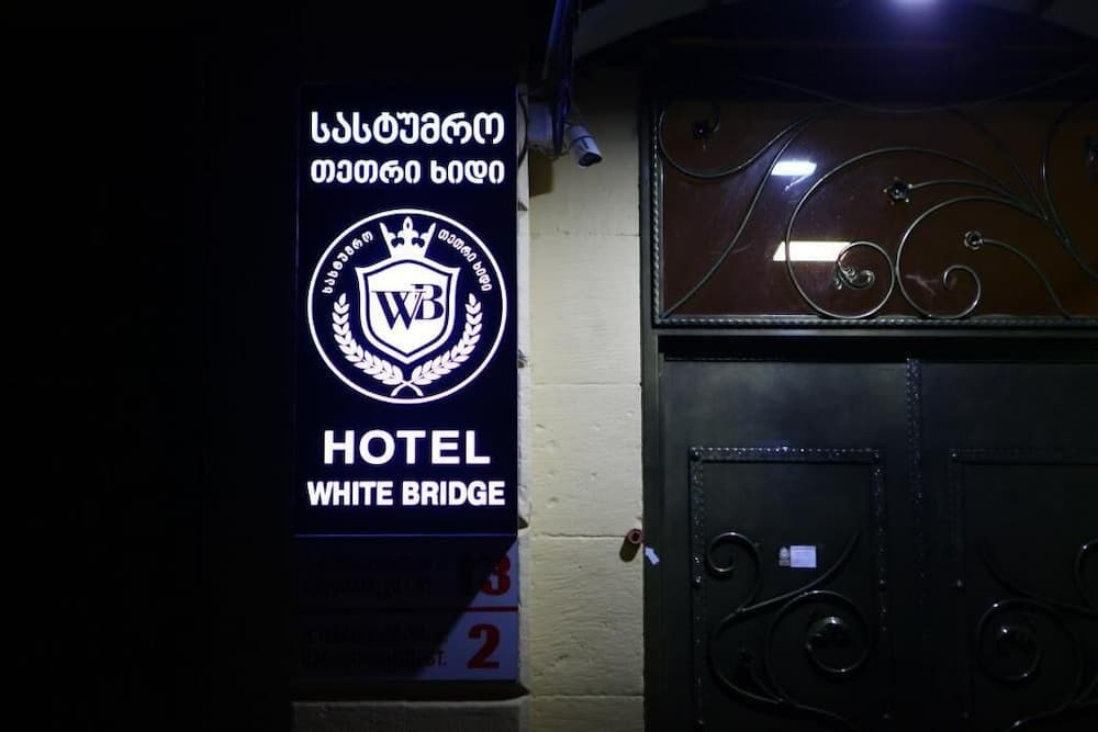 Hotel White Bridge
