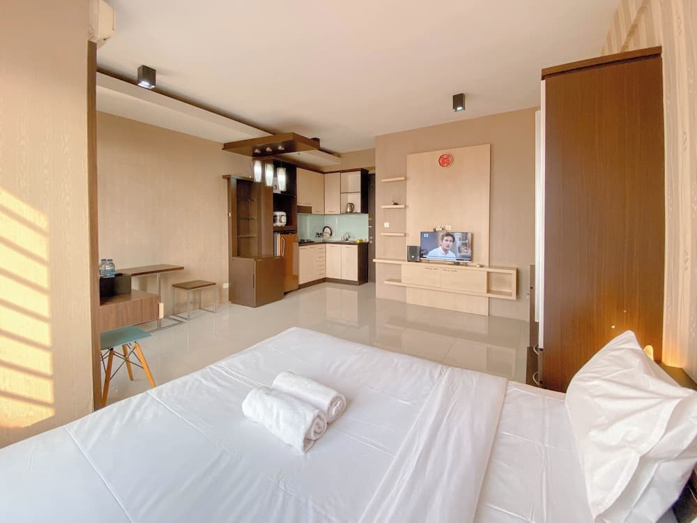 Spacious Unique Studio At The Edge Bandung Apartment