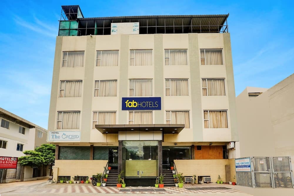 Fabhotel Orchid