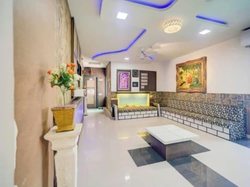 Hotel Ayaansh