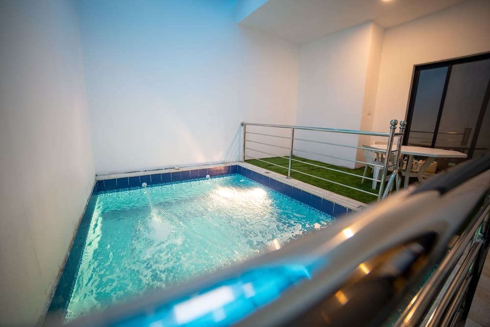 Chalet with private pool