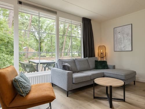 Bungalow in Park De Peel - Car-free Retreat