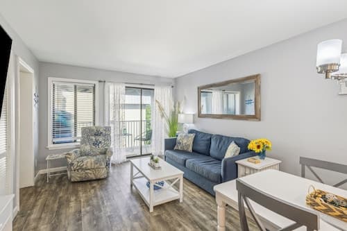 Sunny Shores Retreat HH Resort