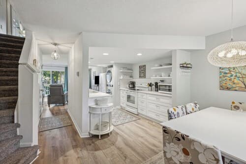 Vitamin Sea Retreat A Dream! Highly Walkable!