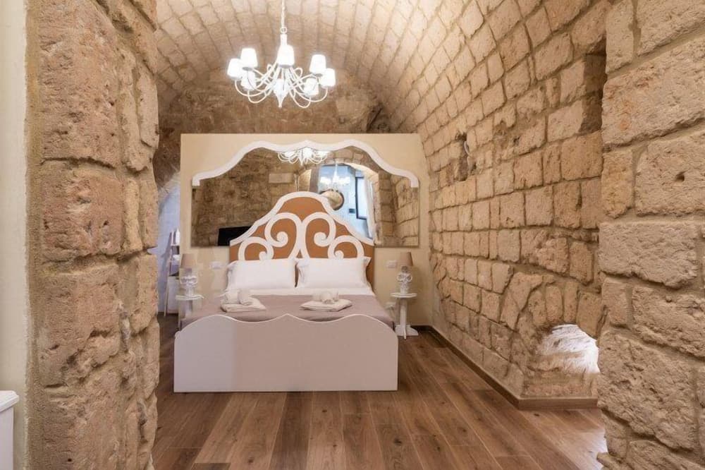 Saint Michel Room by Wonderful Italy