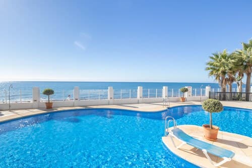 Puerta del mar 2 Beachfront and Pool