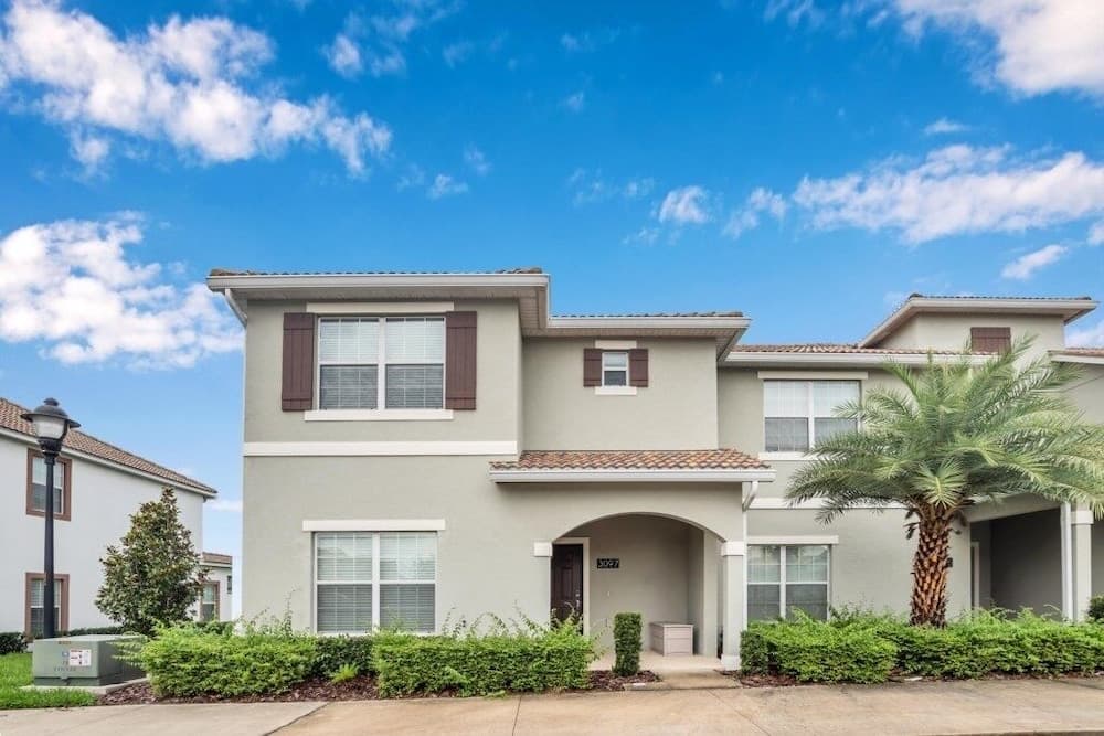3097pequod 5 Bedroom Townhouse by RedAwning