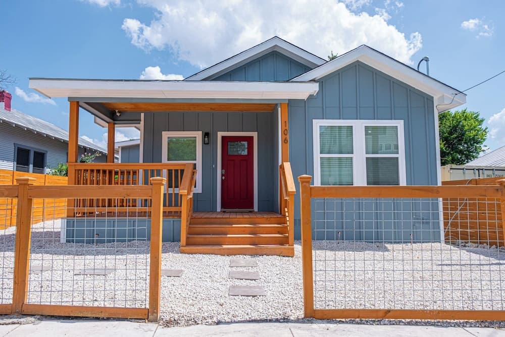 Heaven-sent Convenient 4br/ 3BA Near Downtown