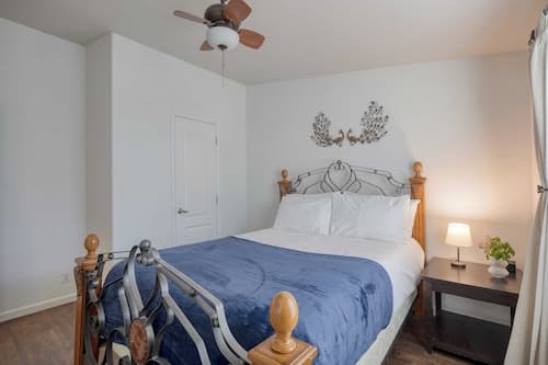 Keys Creek by Avantstay Sleeps 42, Luxury Estate