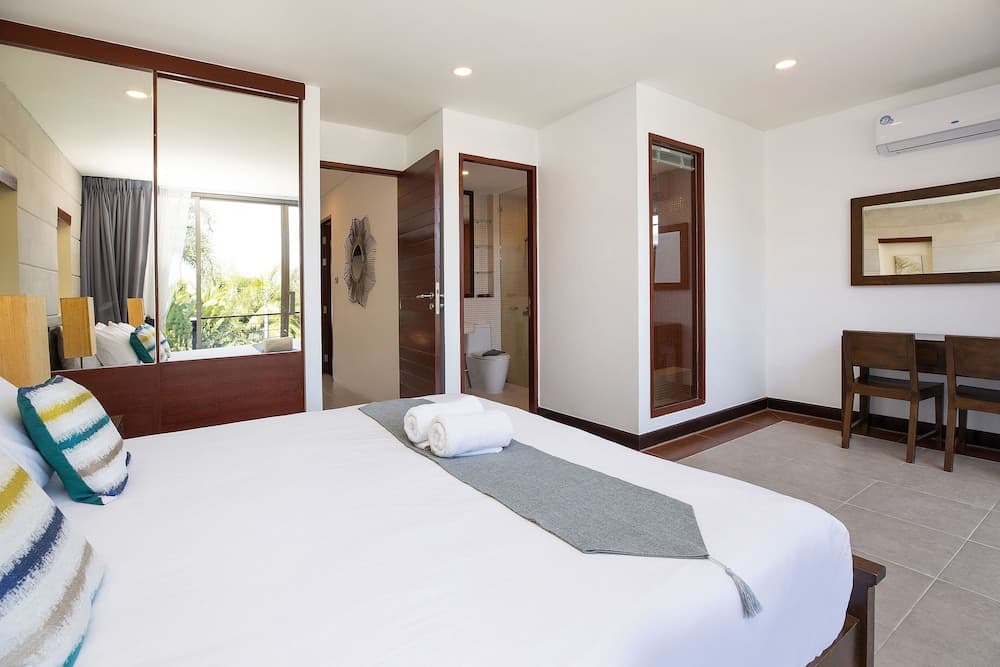 Stylish 3BR Pool Access Villa Argent 9