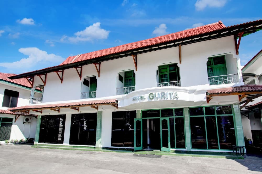 OYO 94082 Hotel Gurita