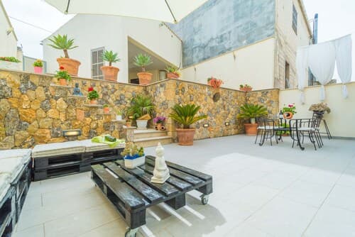 Casa Holganza in Maria de la Salut