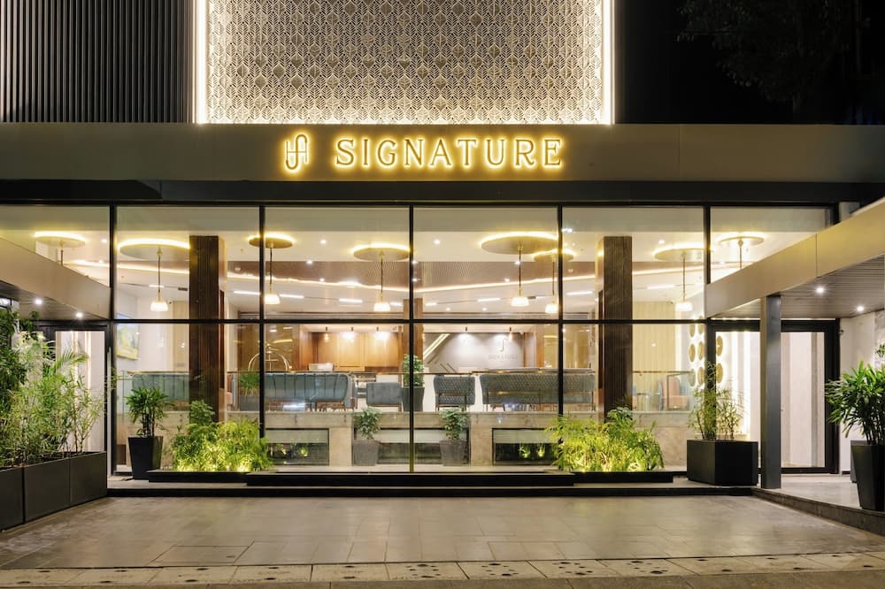 Signature Hotel