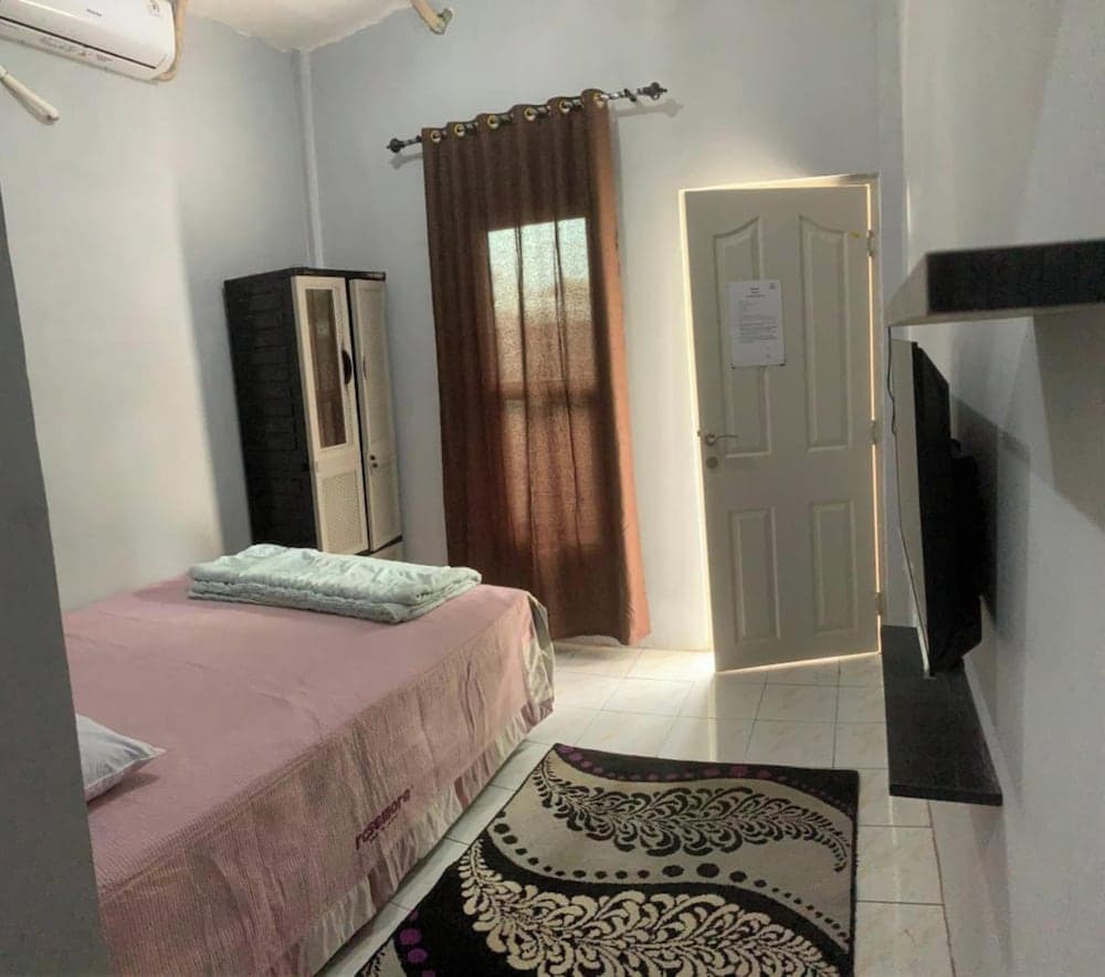 OYO 94098 Fgh Residence 1