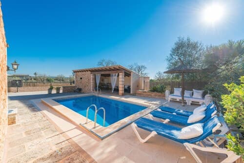 H Rreo in Campos With 3 Bedrooms and 2 Bathrooms