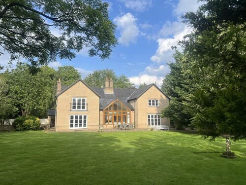 Norwich Luxury Getaway With 4 Bedrooms & Annex