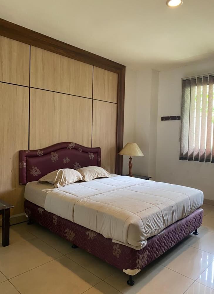 OYO 94107 Nomira Guest Room