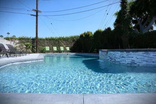 Awesome 5 Bedroom 3 Bath Pool Home With In-ground Jacuzzi