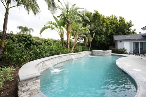 4 bedroom, 3 bathrooms Pool Home