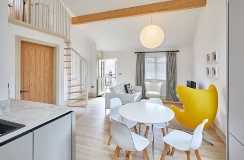 Host Stay Sunshine Cottage