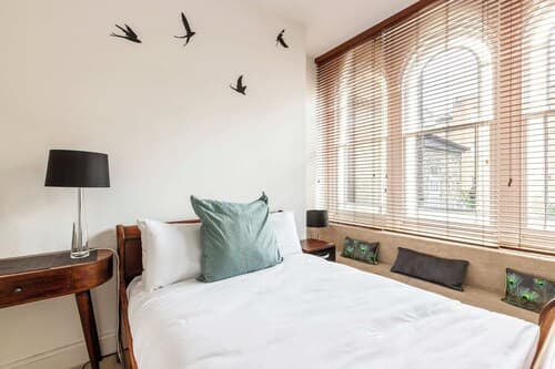 Classic Victorian Flat With Terrace