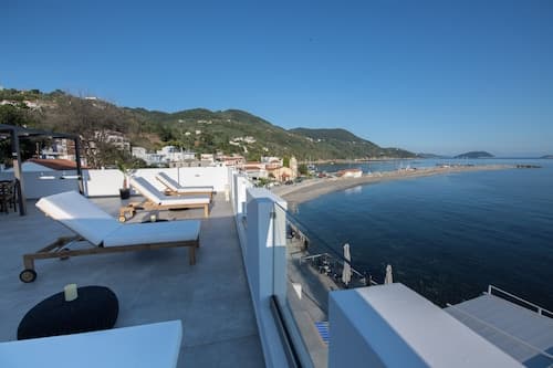 Flisvos Beachfront Apartments