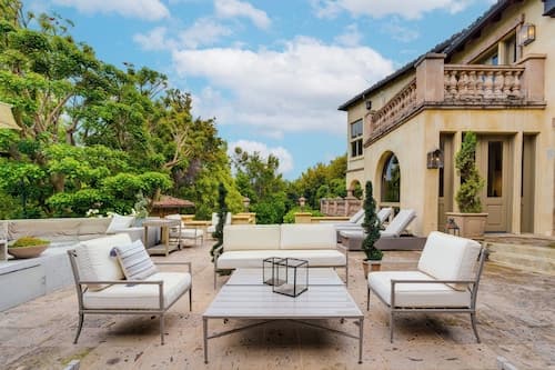 Carolwood - Modern Tuscan Villa With Rolling Lawns and Loggia in Holmby Hills