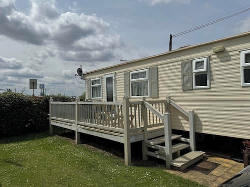 Family Caravan - Sleeps 8 - Pets Ok - Parking