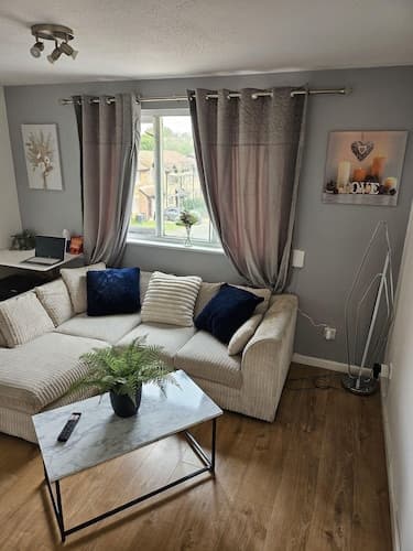 Enchanting Enfield Studio Free Parking