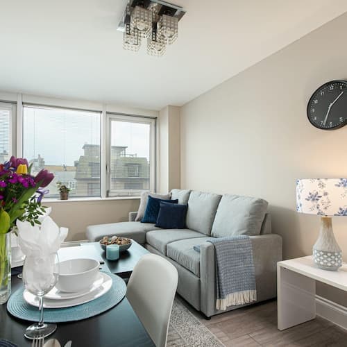 Gorgeous Oasis in the Heart of The Lanes Kingbed