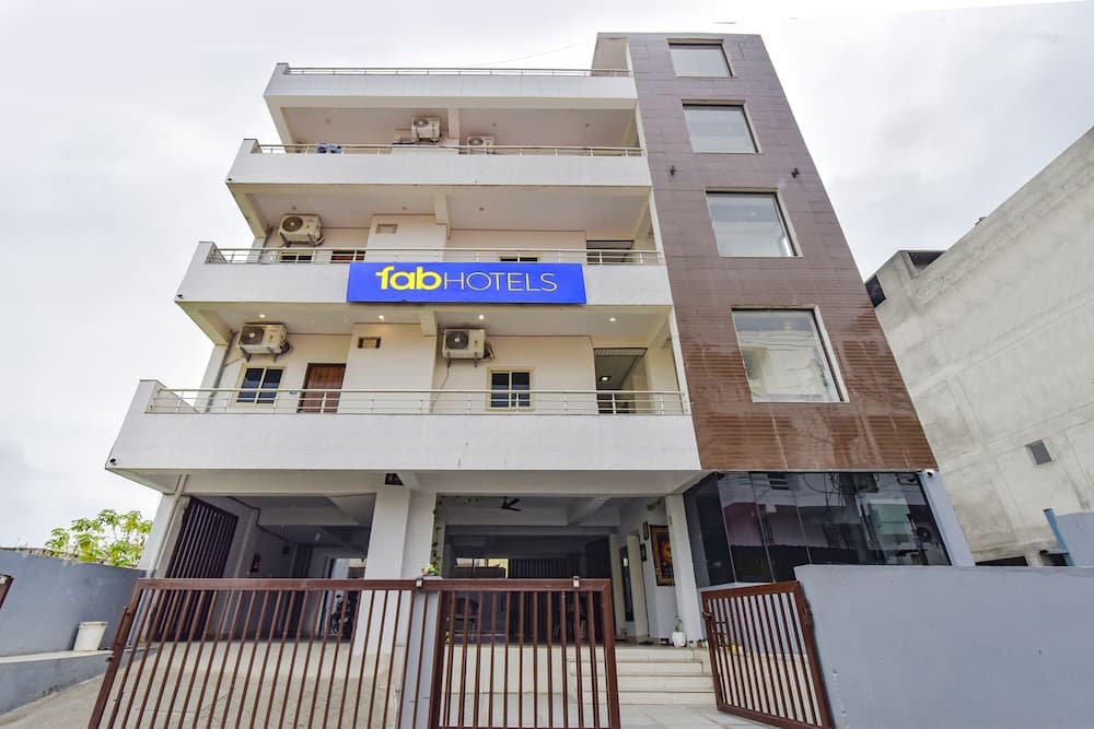 Fabhotel The Bird House