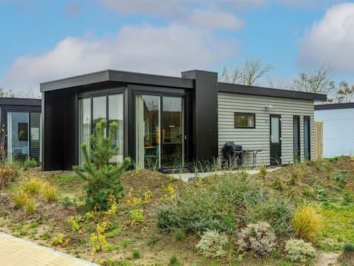 Chalet on a Holiday Park 3.5 km From the Beach