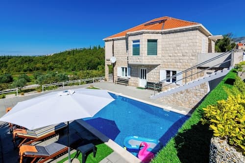 Villa Oasis Cypress