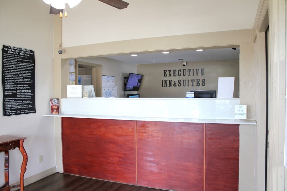 Executive Inn & Suites