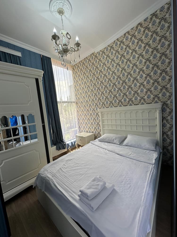 AİSİ HOTEL
