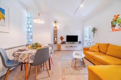Quiet Corner Central Zagreb 1BR w/ AC