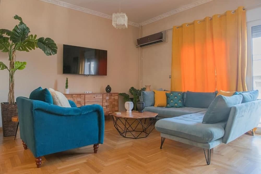 Urban Oasis Stylish Apt in Piraeus Centr